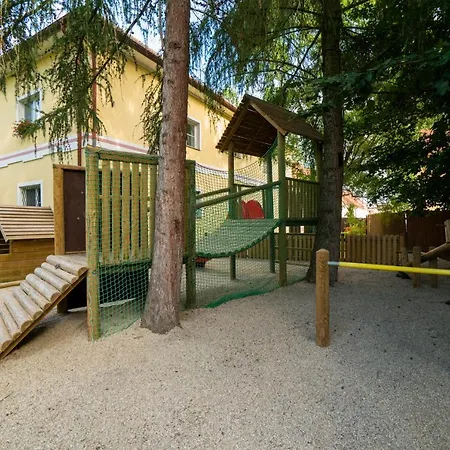 Guest house Dvorce
