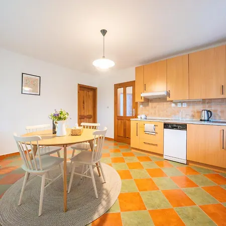 Guest house Dvorce