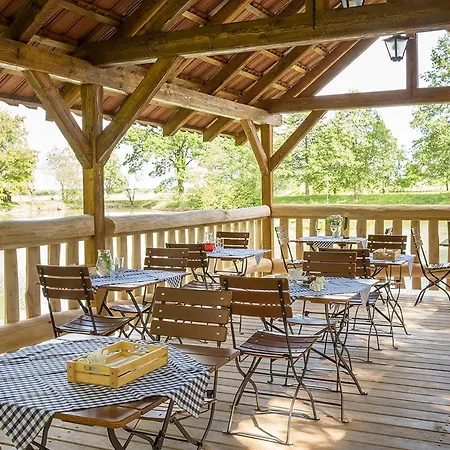 Dvorce Guest house 3*